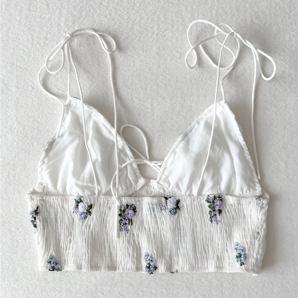 Embroidered Floral Tank - Picture 7 of 9